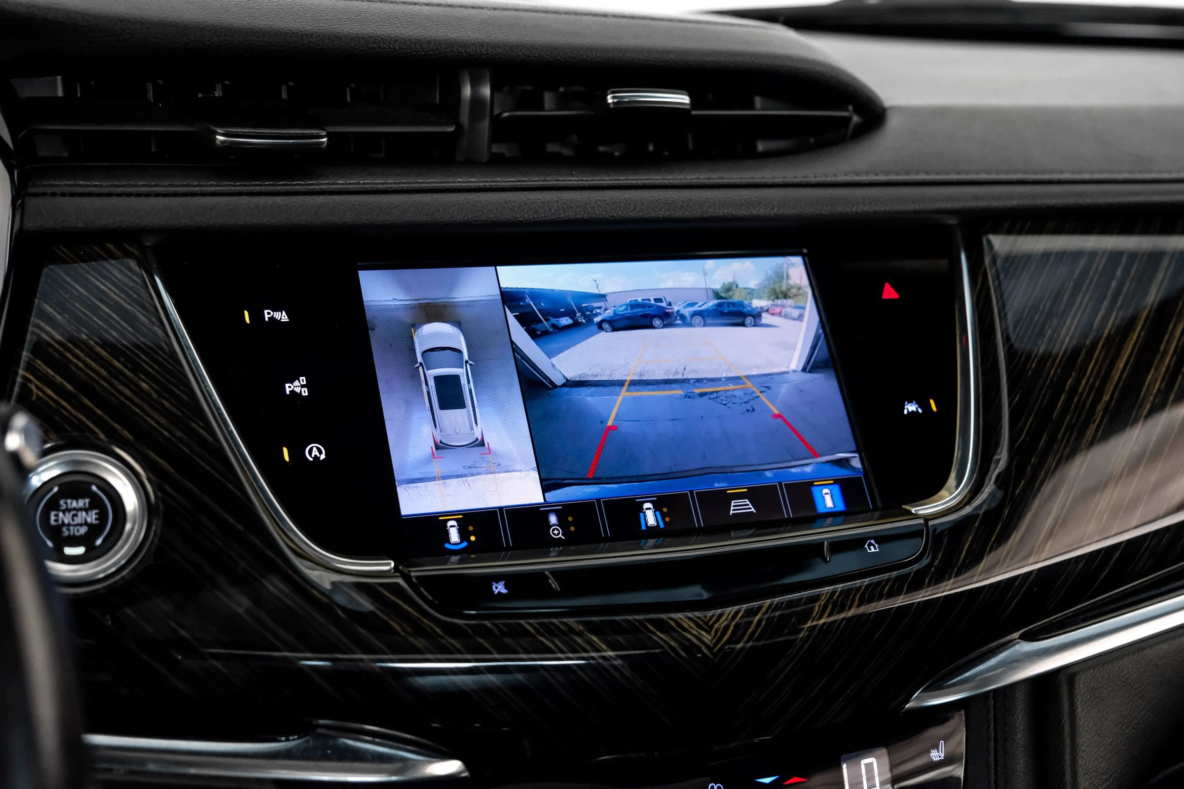 Used 2022 Cadillac XT6 Premium Luxury w/ Technology Package FWD image 17