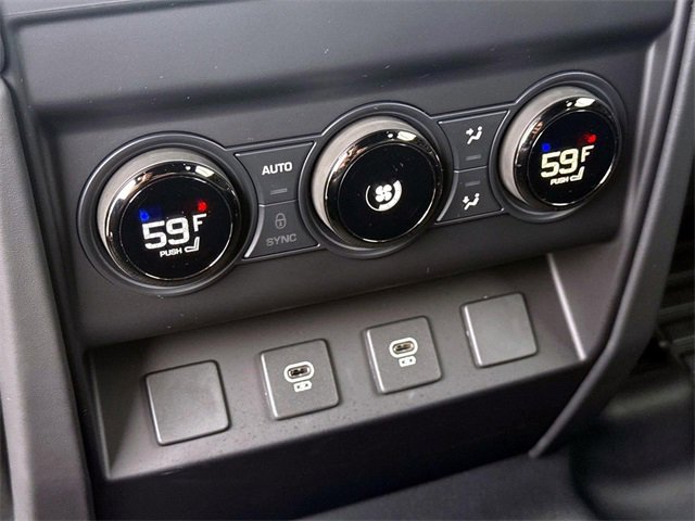 Used 2025 Land Rover Defender 110 image 14