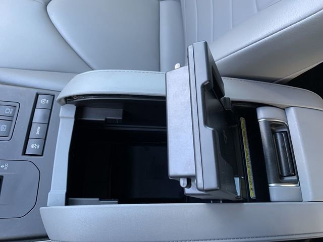 Used 2022 Toyota Highlander XLE image 26