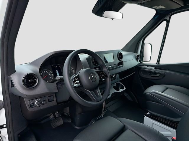 Used 2024 Mercedes-Benz Sprinter 2500 image 10