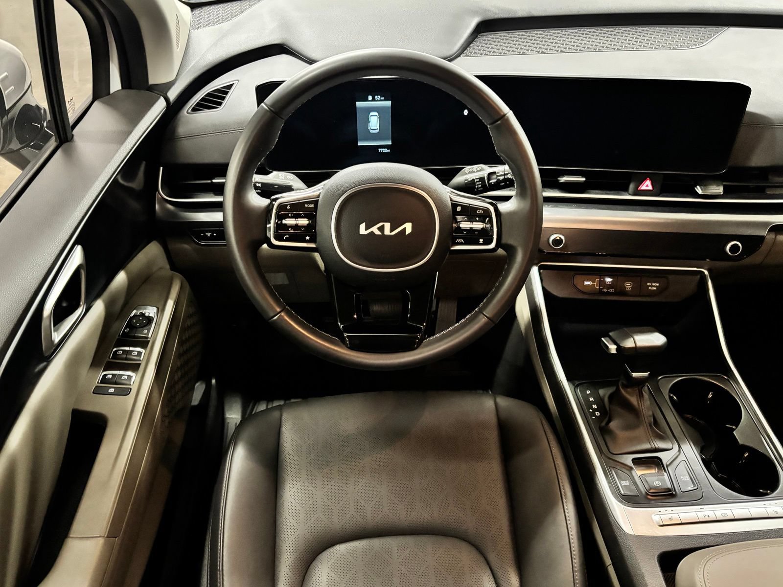 Used 2026 Kia Carnival FWD image 12