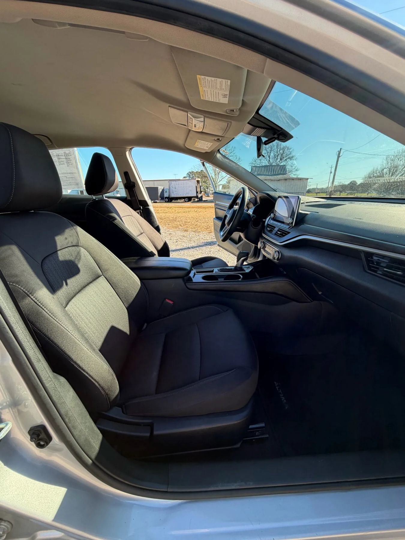 Used 2023 Nissan Altima 2.5 SV image 10