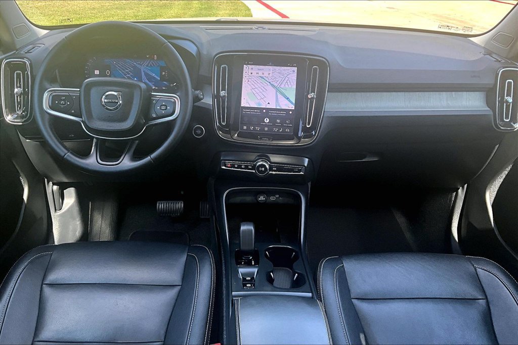 Certified 2025 Volvo XC40 B5 Core AWD/4WD image 20