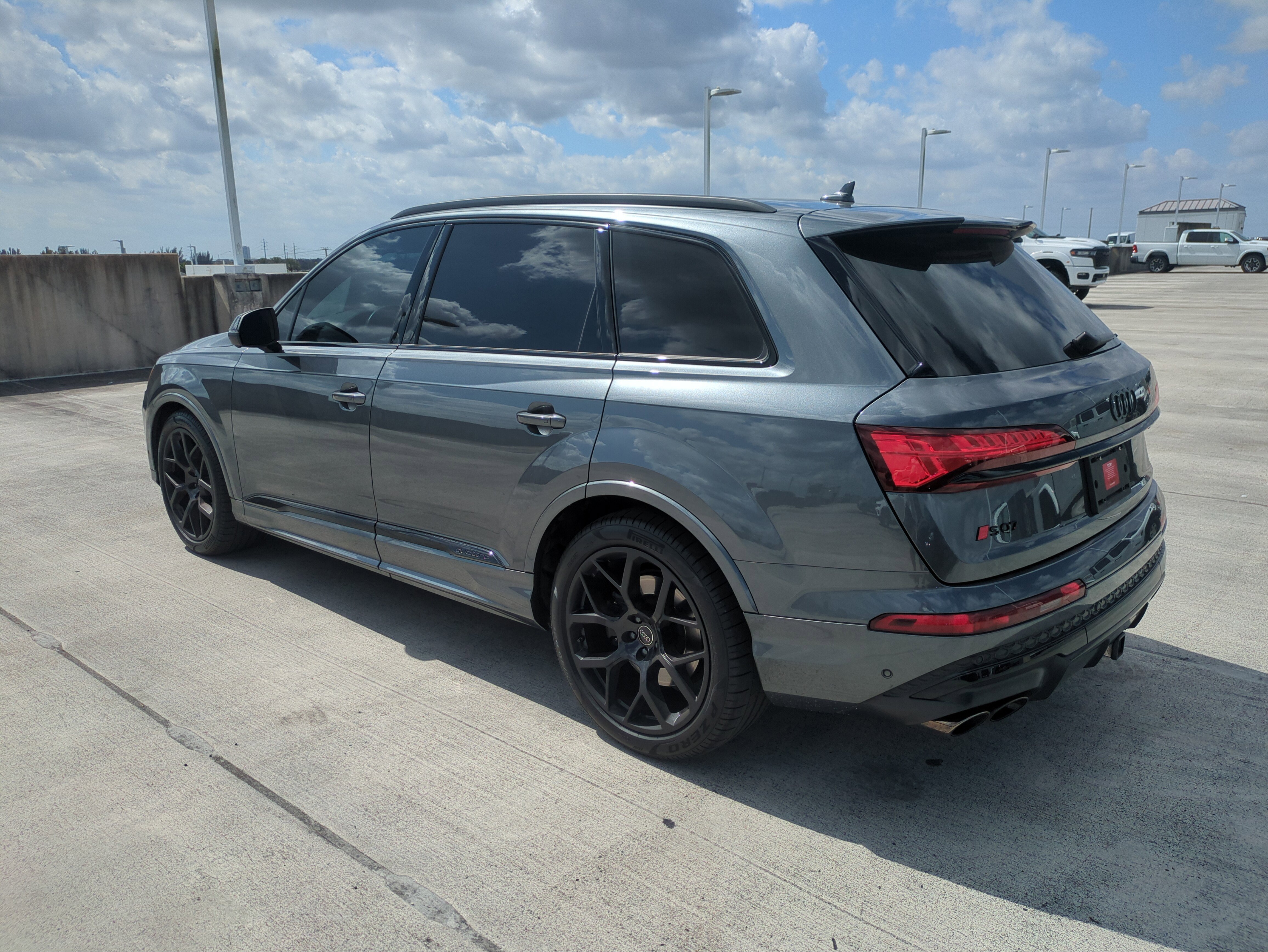 Used 2025 Audi SQ7 Premium Plus w/ Executive Package image 7