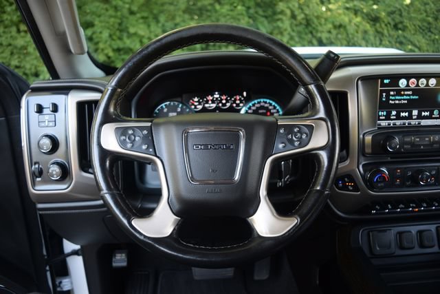 Used 2019 GMC Sierra 2500 Denali w/ Duramax Plus Package AWD/4WD image 4