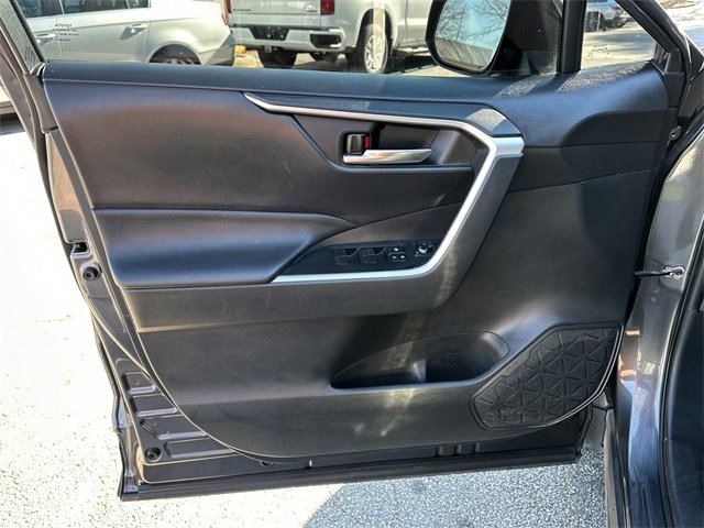 Used 2021 Toyota RAV4 XLE image 10