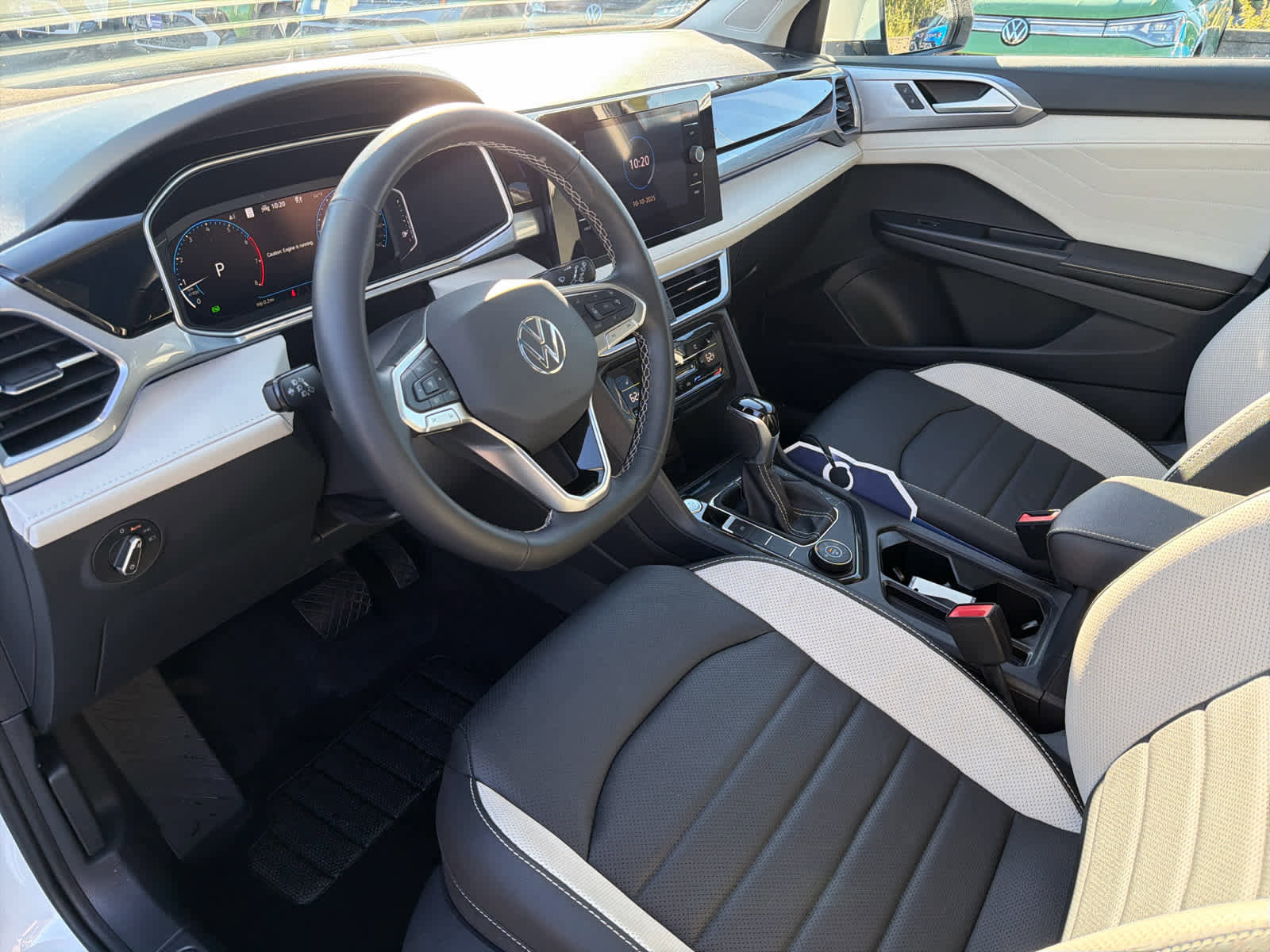 Certified 2025 Volkswagen Taos SEL image 10