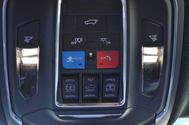 New 2025 Jeep Grand Cherokee Limited w/ Black Appearance Package image 31