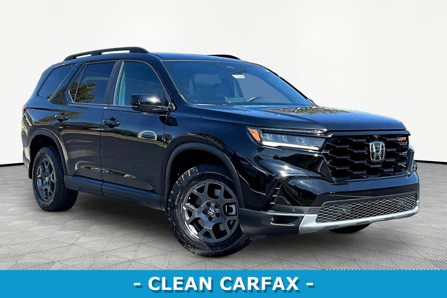 Certified 2024 Honda Pilot TrailSport image 3