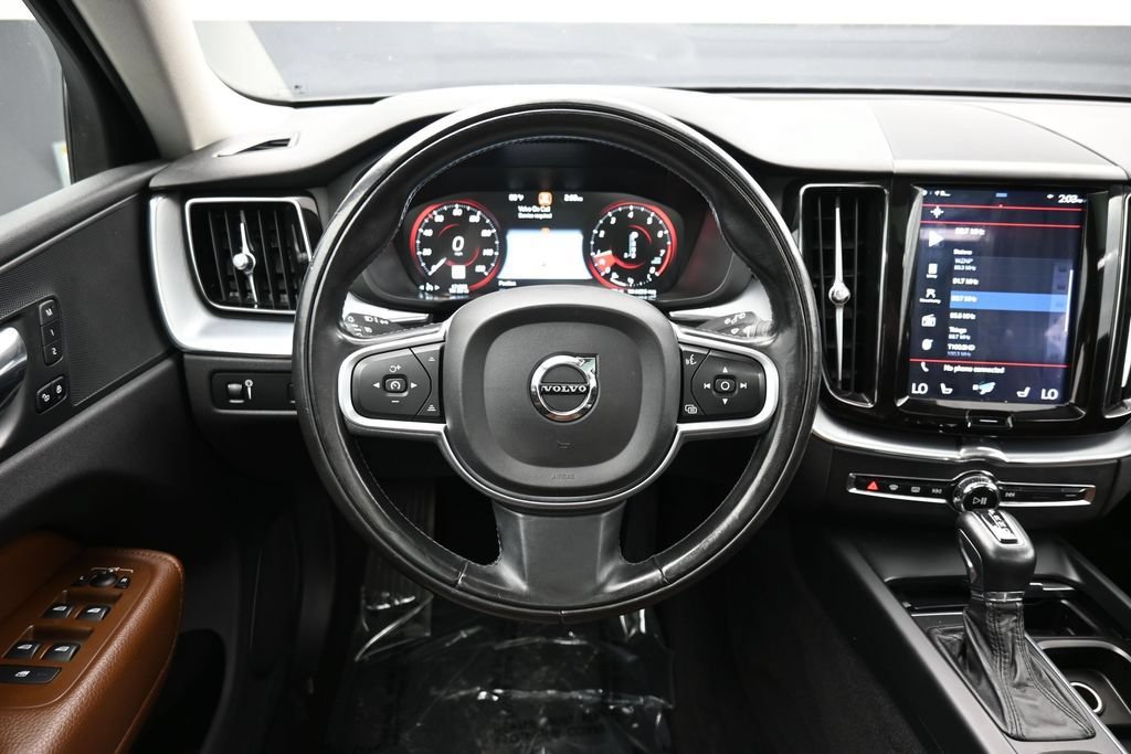 Used 2018 Volvo XC60 T5 Momentum w/ Vision Package AWD/4WD image 44