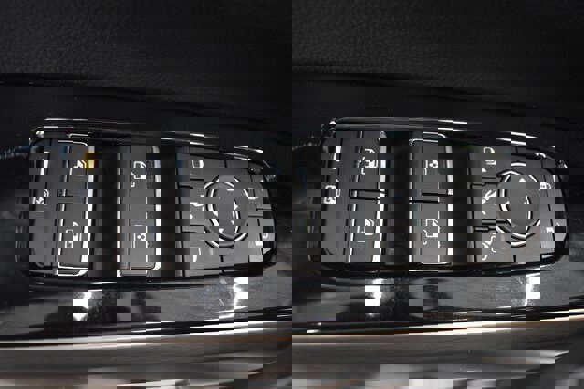 Used 2024 Nissan Pathfinder Platinum w/ Cargo Package image 24