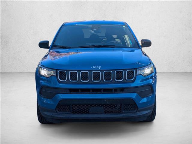 Used 2023 Jeep Compass Sport image 2