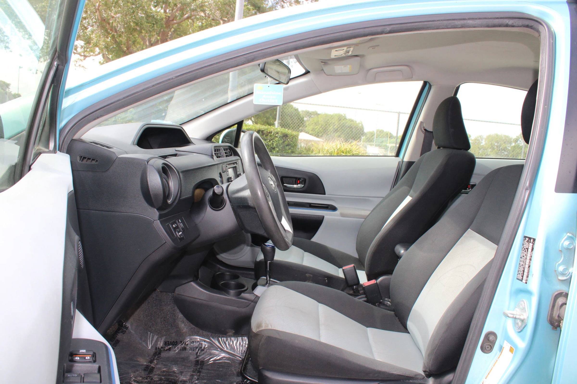 Used 2013 Toyota Prius C Three FWD image 8