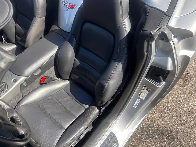 Used 2005 Chevrolet Corvette Convertible w/ Preferred Equipment Group RWD image 16