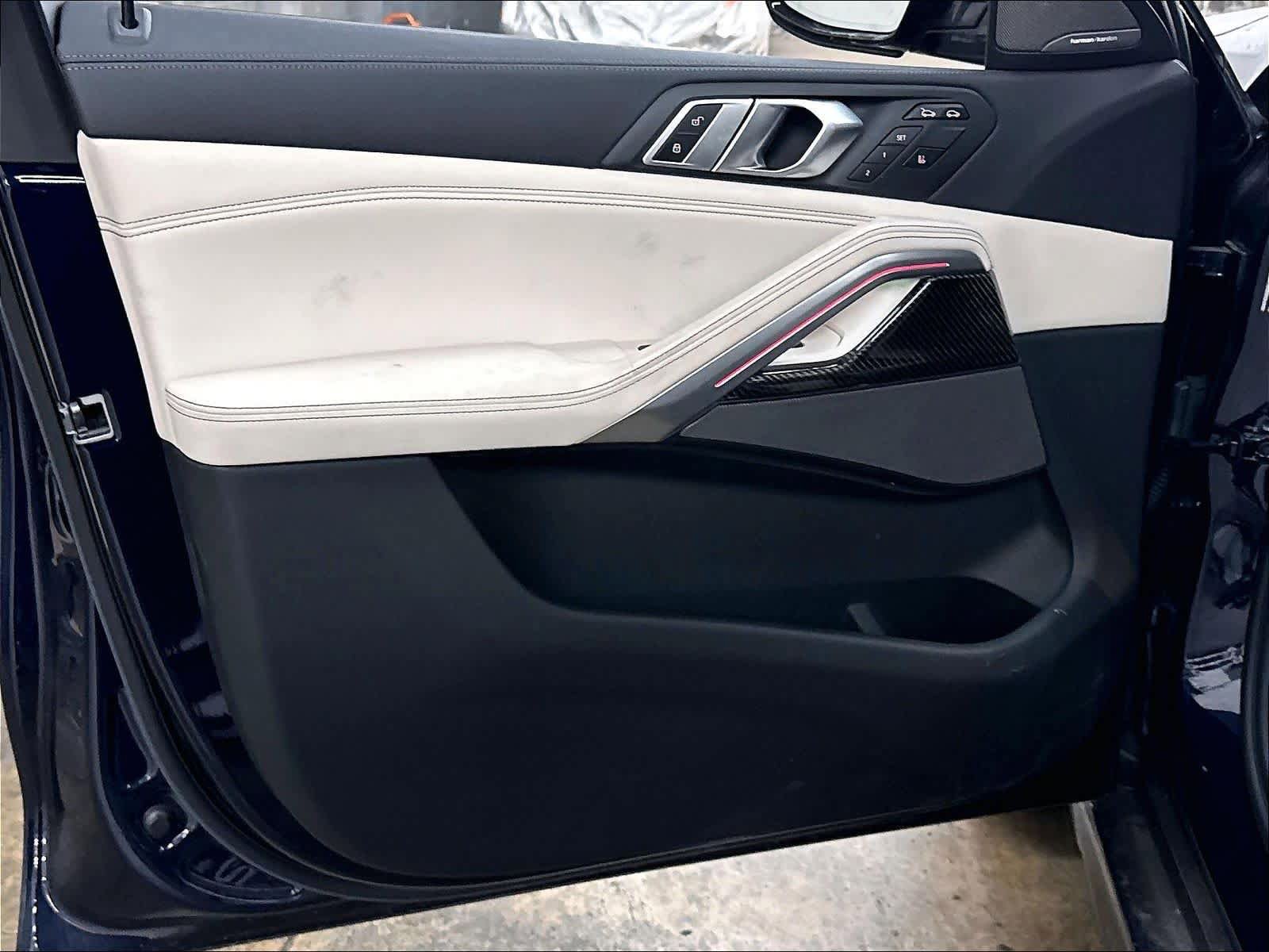 Used 2023 BMW X6 M50i w/ Executive Package AWD/4WD image 25