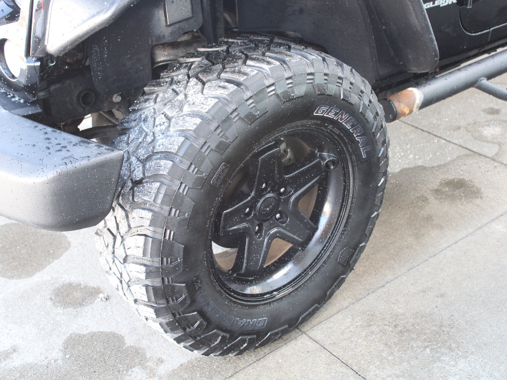 Used 2018 Jeep Wrangler Sport S image 36
