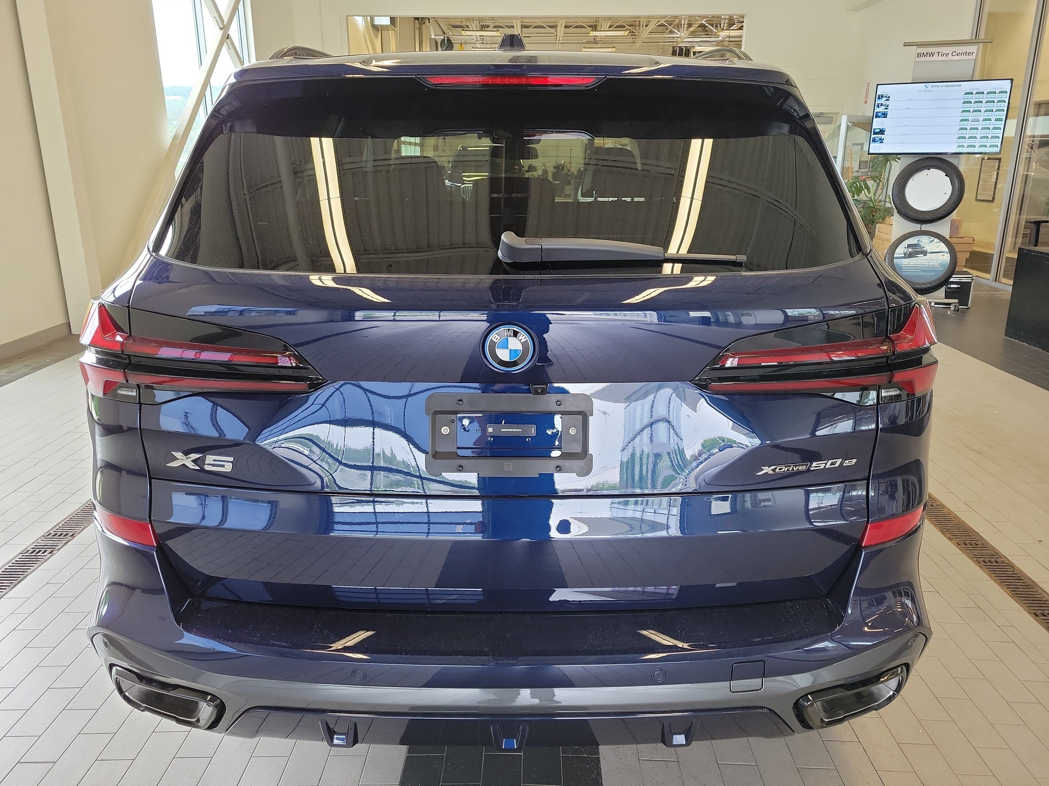 New 2026 BMW X5 xDrive50e w/ Executive Package AWD/4WD image 6