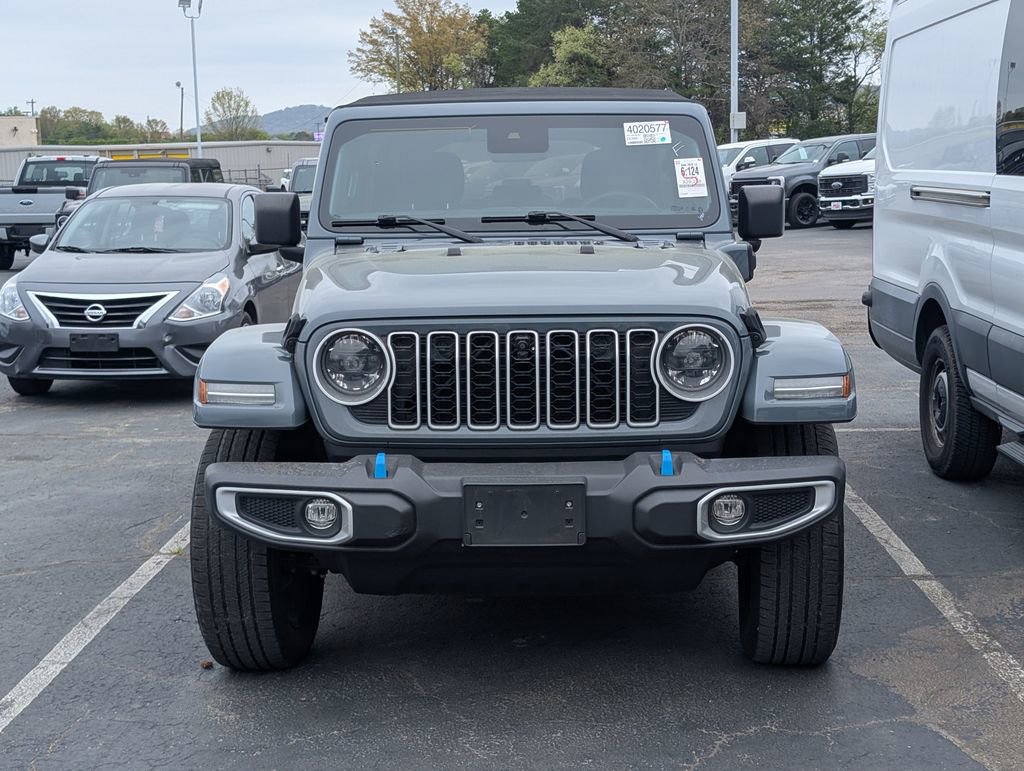 Used 2024 Jeep Wrangler Unlimited Sahara w/ Technology Group image 5