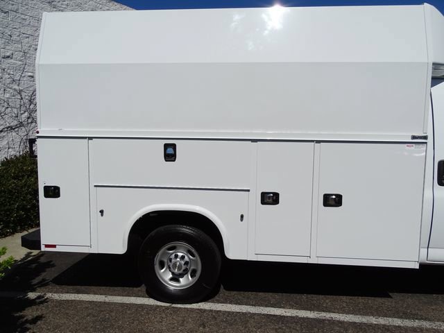 New 2025 Chevrolet Express 3500 w/ Power Convenience Package RWD image 7