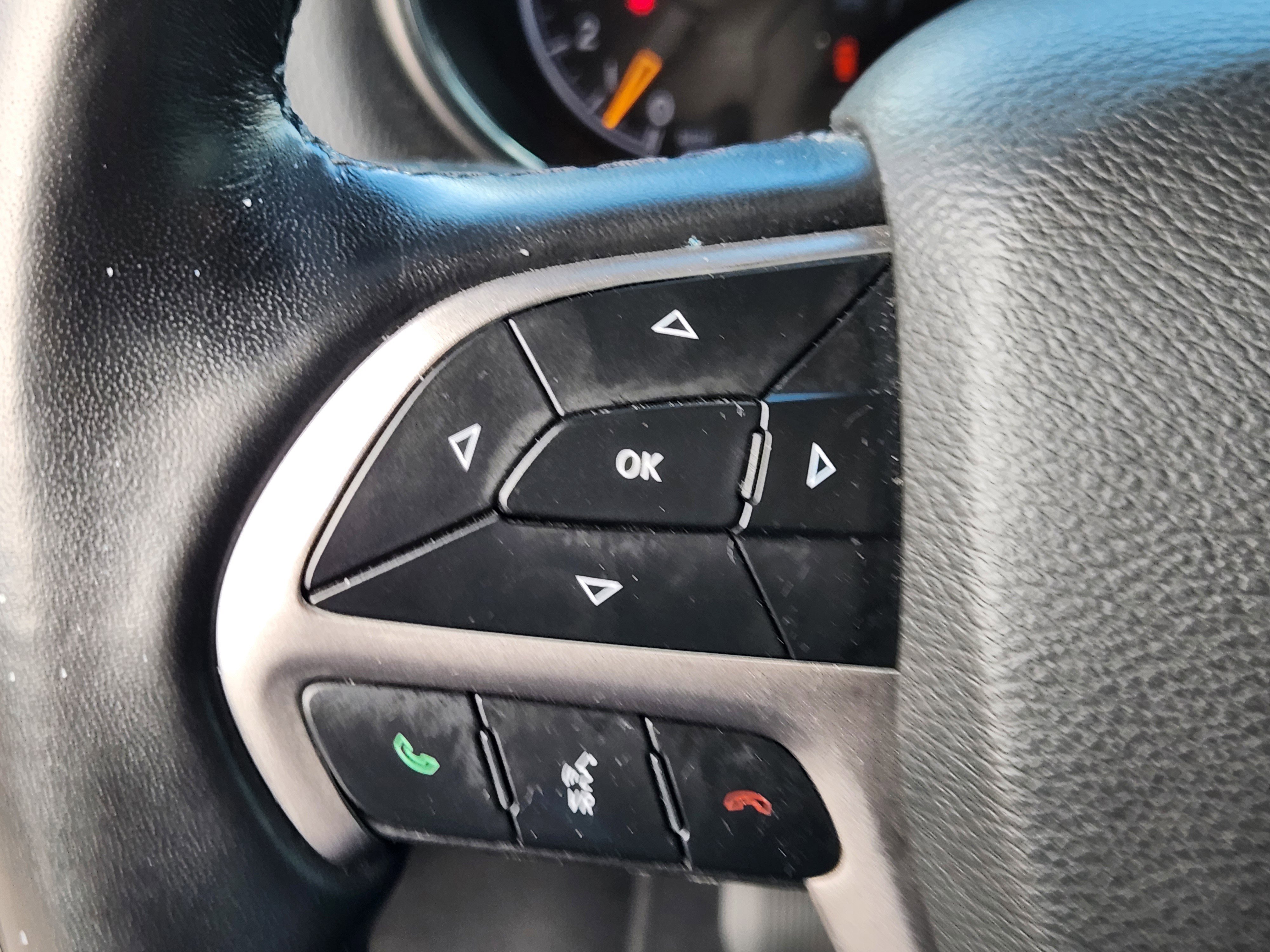 Used 2022 Jeep Grand Cherokee Laredo X image 24