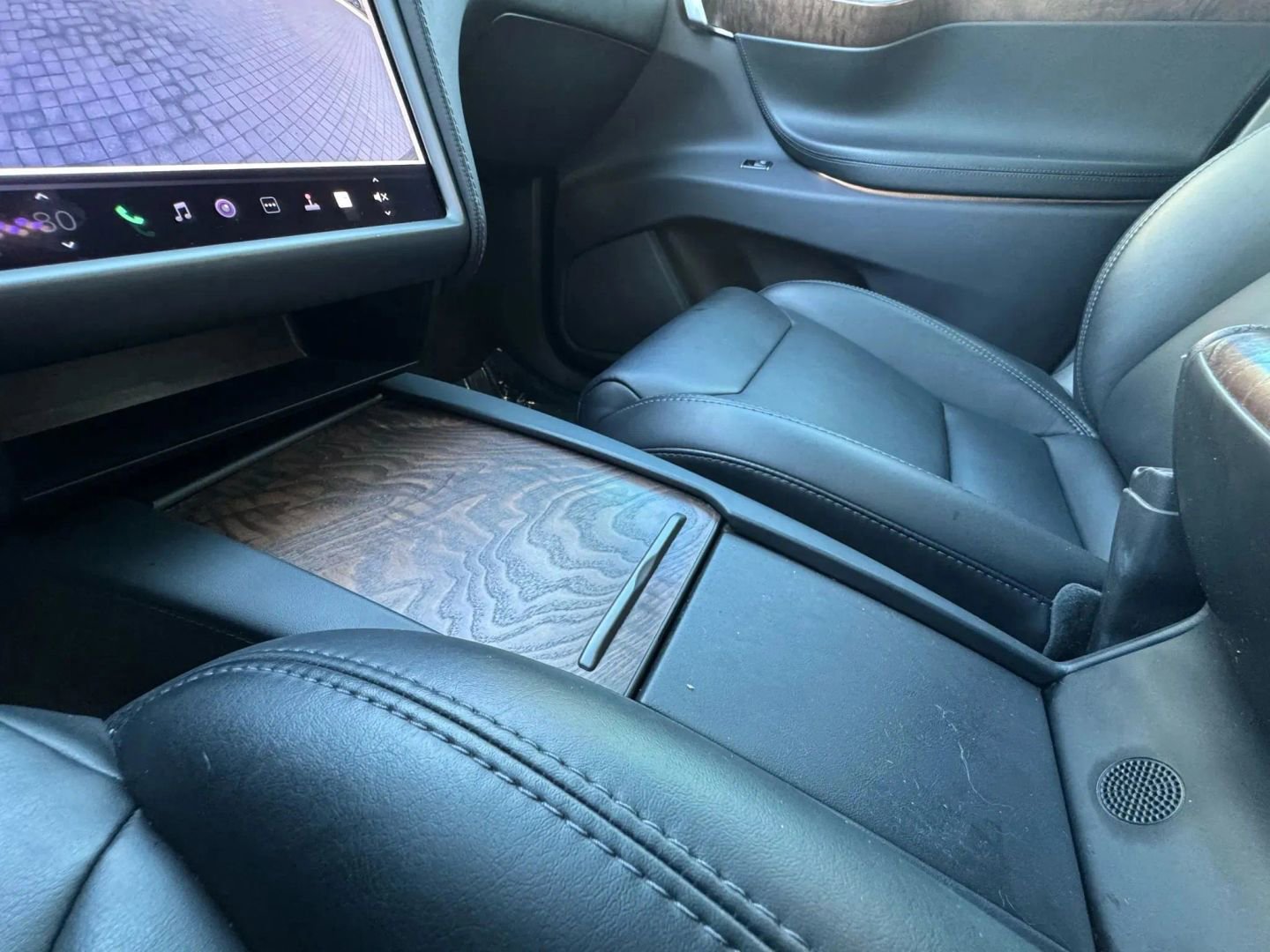 Used 2019 Tesla Model X 100D image 25