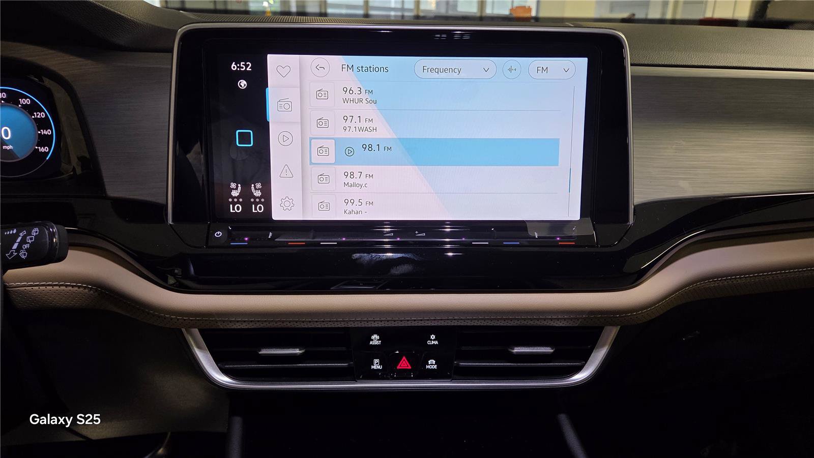 New 2026 Volkswagen Atlas Cross Sport SE AWD/4WD image 21