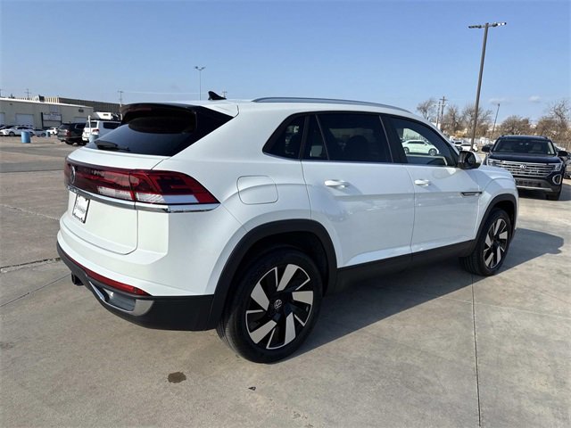 Certified 2025 Volkswagen Atlas Cross Sport SE image 2