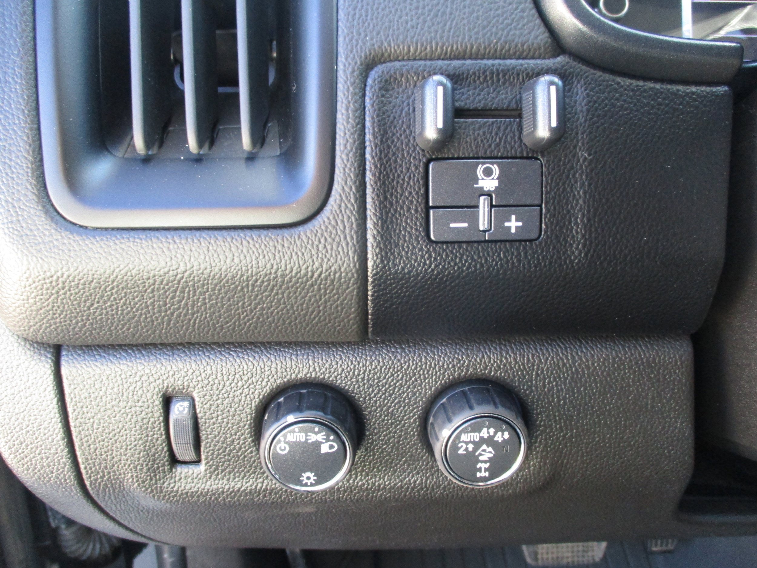 Used 2018 Chevrolet Colorado ZR2 AWD/4WD image 28