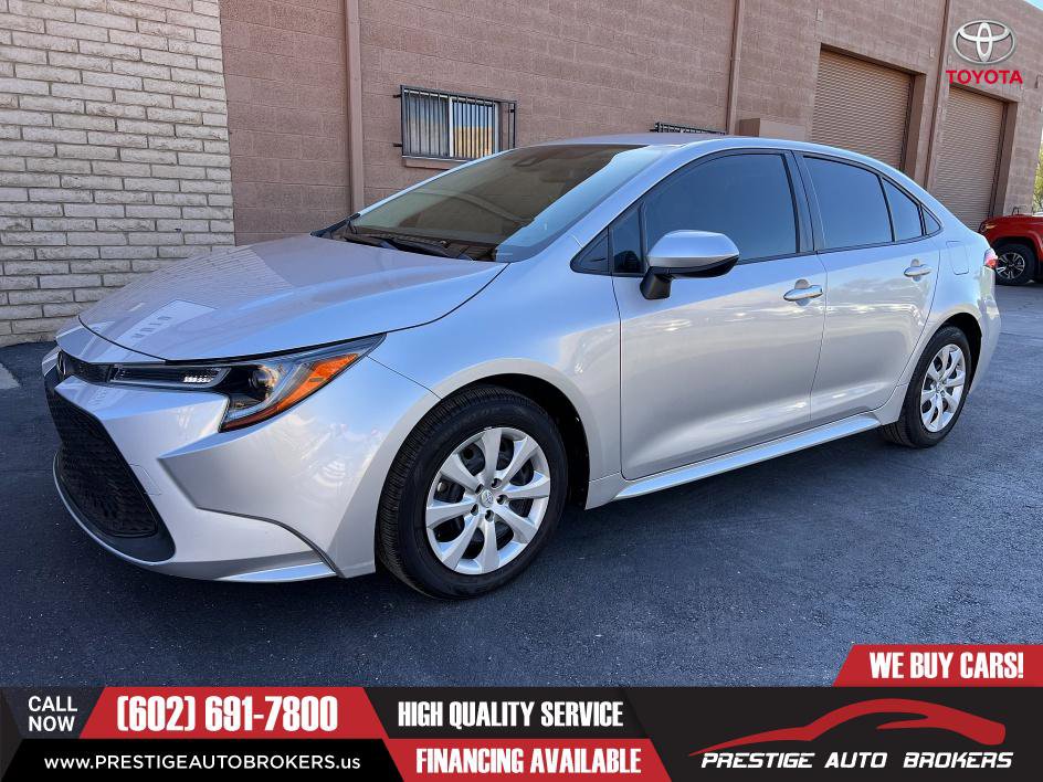 Used 2021 Toyota Corolla LE image 3