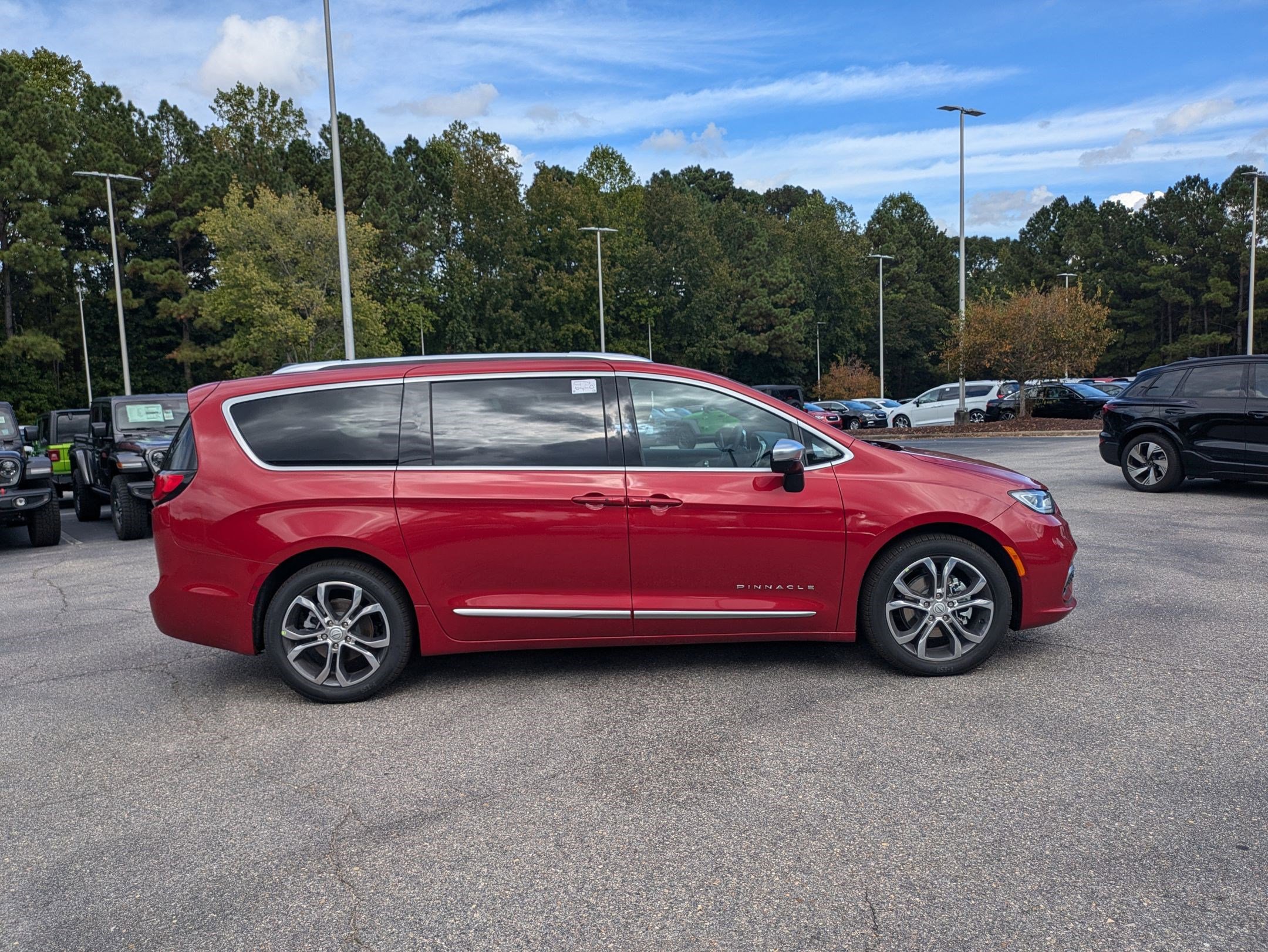 New 2026 Chrysler Pacifica Pinnacle image 4