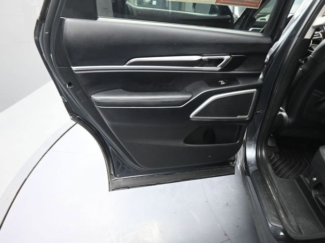 Used 2023 Kia Telluride S image 15