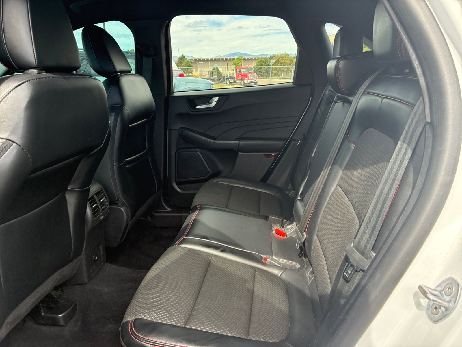 Used 2023 Ford Escape ST-Line AWD/4WD image 17