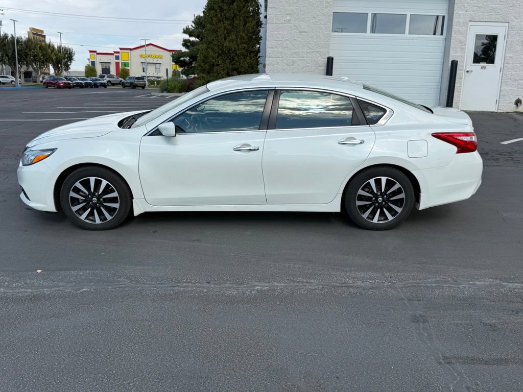 Used 2017 Nissan Altima 2.5 SV FWD image 6