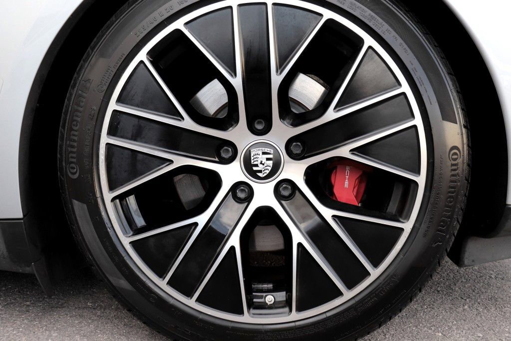 Used 2020 Porsche Taycan 4S image 86