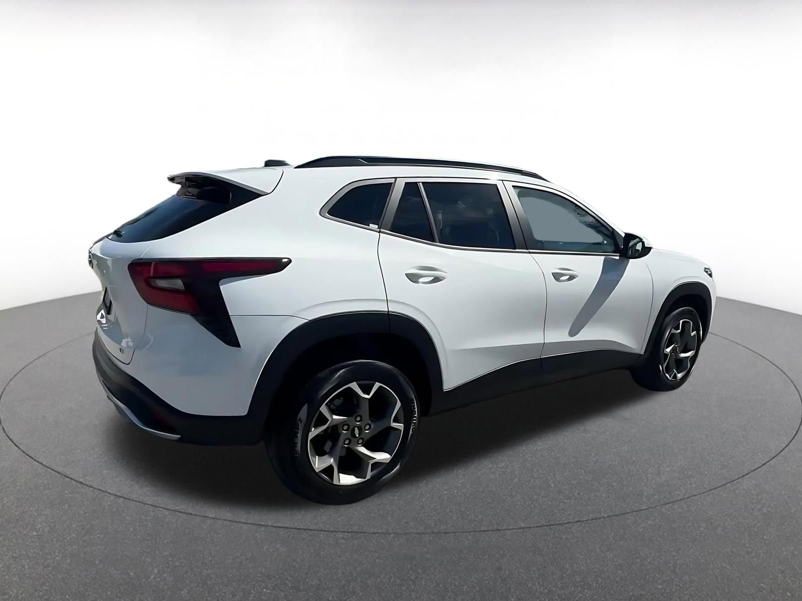 Used 2025 Chevrolet Trax LT image 14