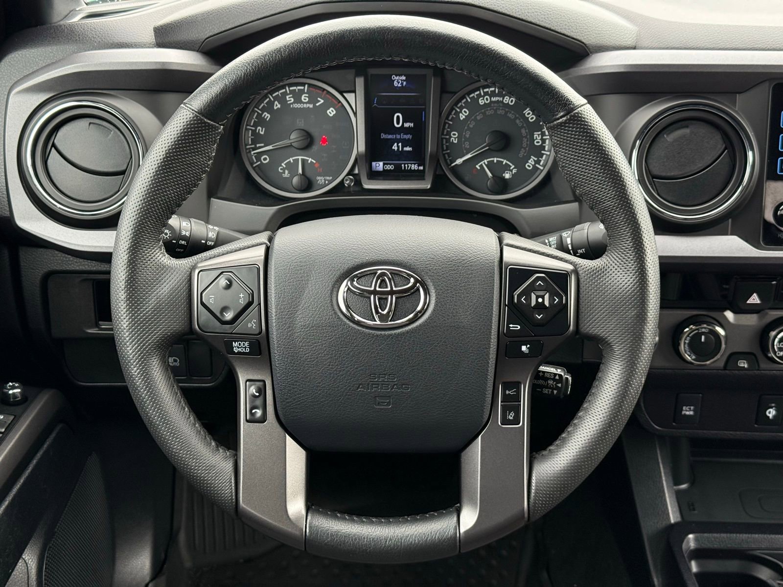Used 2018 Toyota Tacoma TRD Off-Road image 29