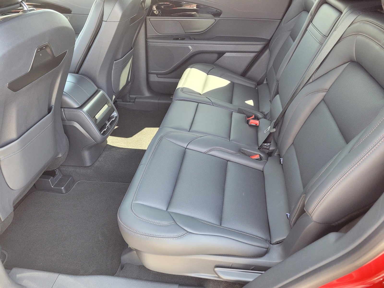 New 2025 Lincoln Nautilus Premier w/ Jet Appearance Package image 7