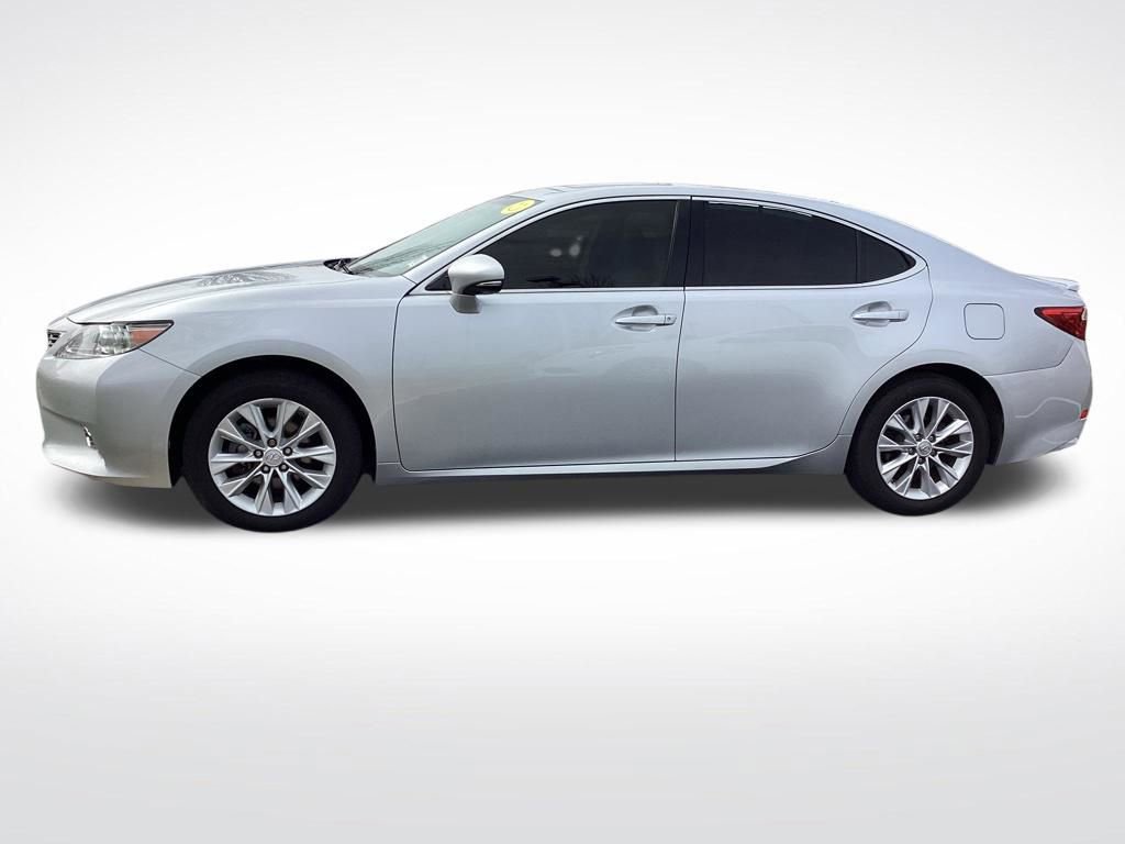 Used 2013 Lexus ES 300h w/ Ultra Luxury Pkg image 7