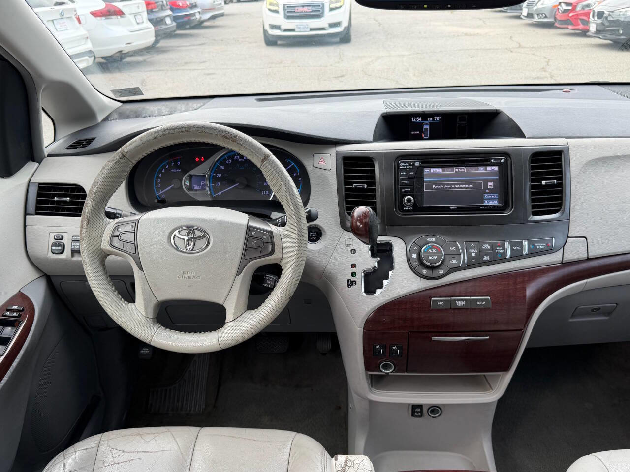 Used 2012 Toyota Sienna XLE FWD image 10