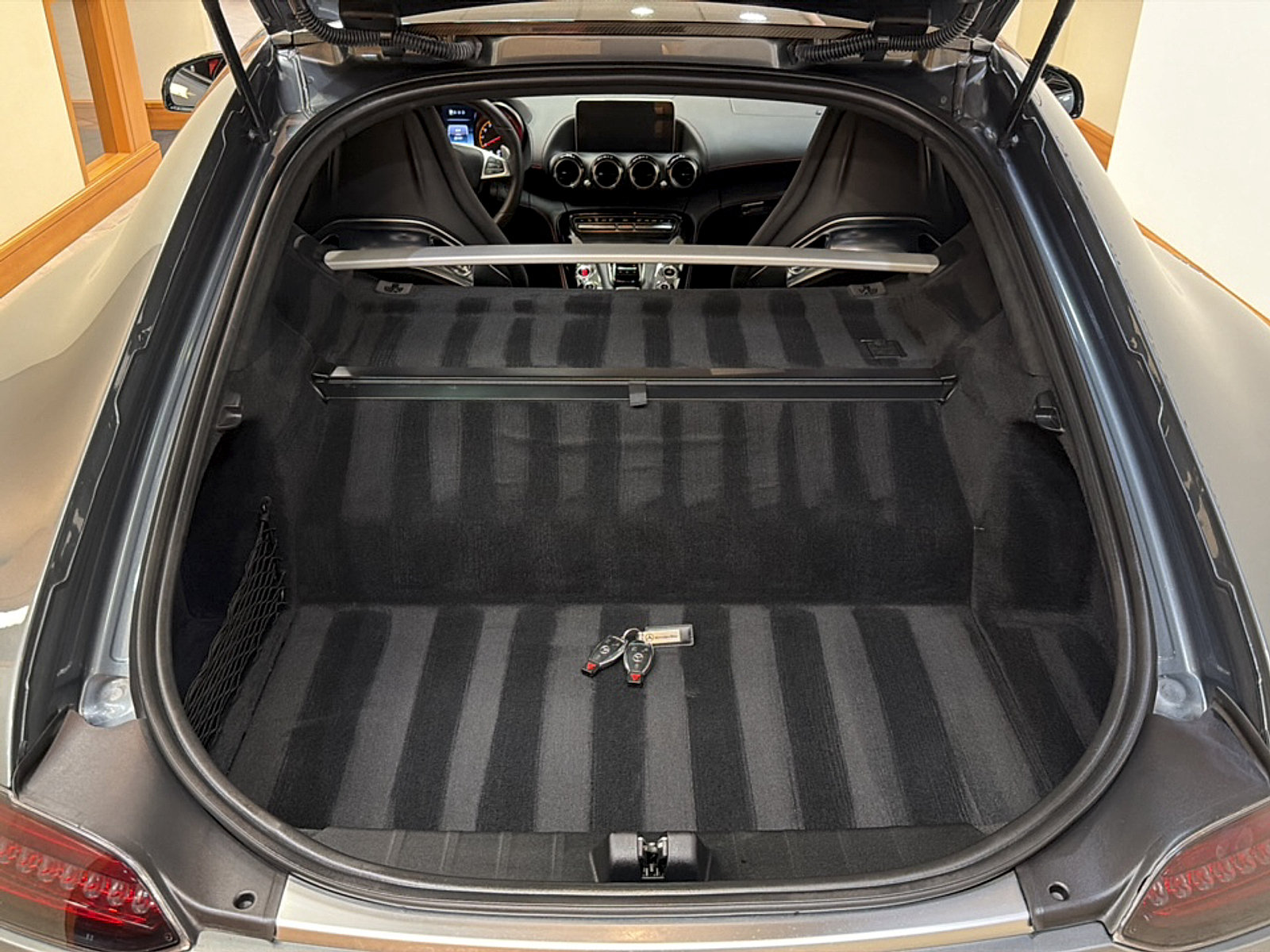 Used 2016 Mercedes-Benz AMG GT S image 28