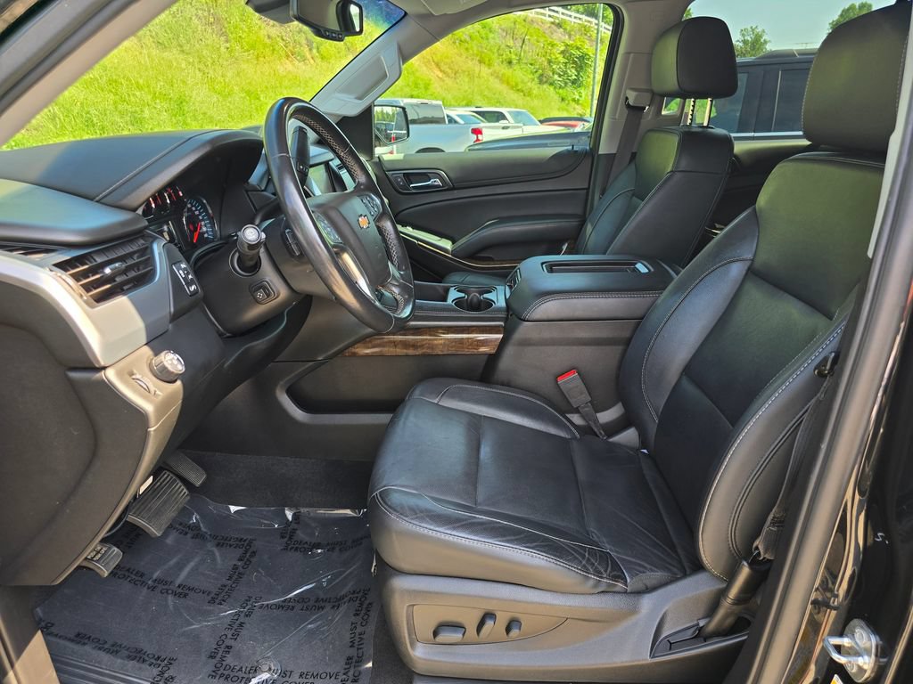 Used 2020 Chevrolet Suburban LT RWD image 4
