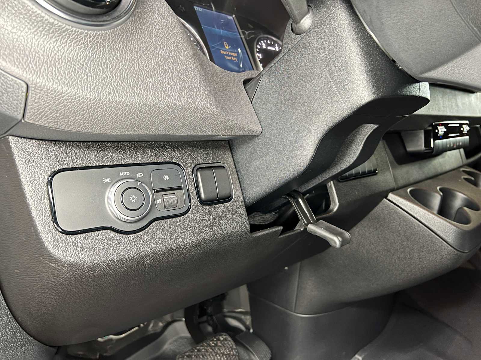 Used 2025 Mercedes-Benz Sprinter 2500 image 24