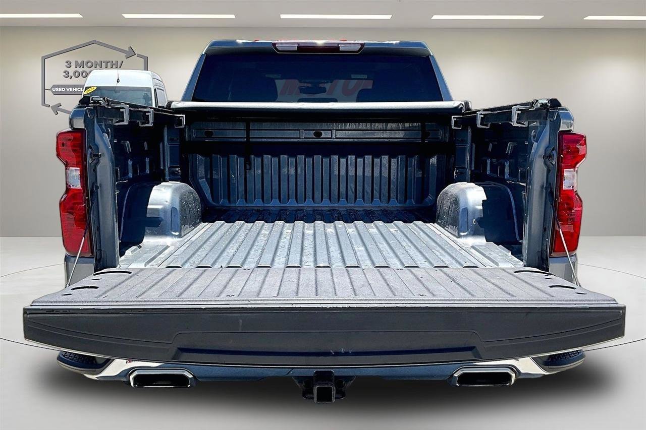 Used 2021 Chevrolet Silverado 1500 LT w/ Z71 Off-Road Package AWD/4WD image 8