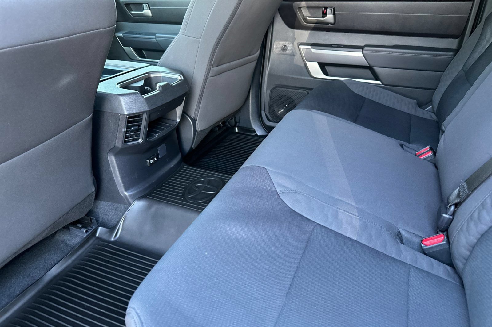 Used 2025 Toyota Tundra SR5 AWD/4WD image 13
