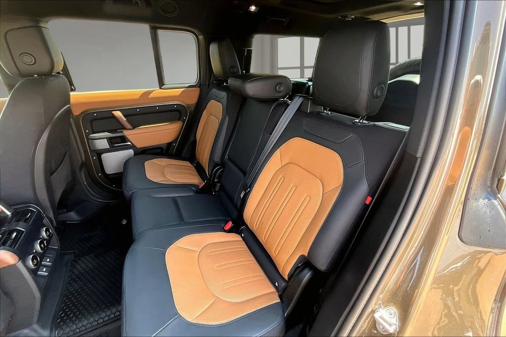 Used 2023 Land Rover Defender 130 X AWD/4WD image 26