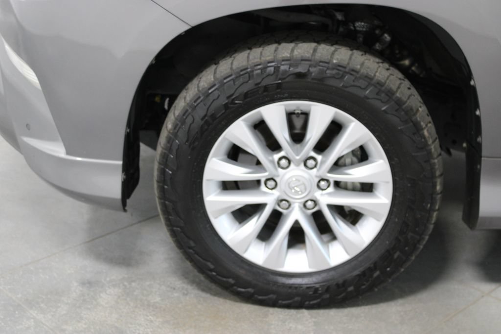 Used 2014 Lexus GX 460 w/ Premium Package AWD/4WD image 56