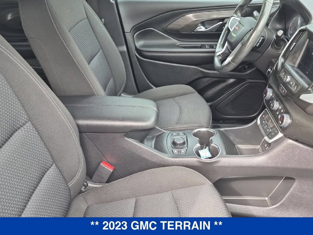 Used 2023 GMC Terrain SLE w/ Driver Convenience Package AWD/4WD image 30