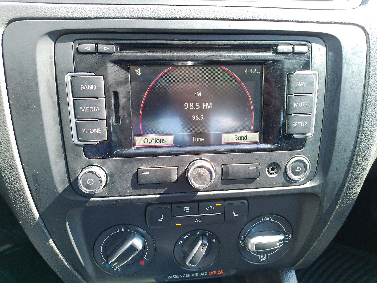 Used 2012 Volkswagen Jetta SEL FWD image 13