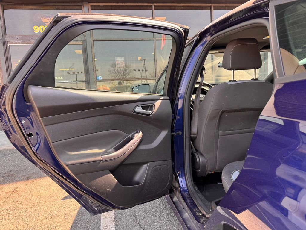 Used 2017 Ford Focus ST image 20