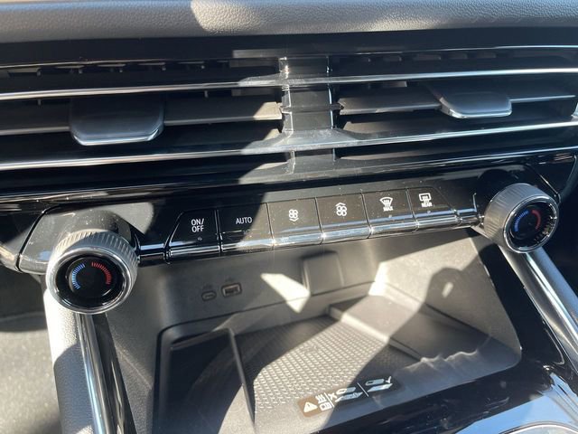 New 2026 Chevrolet Traverse LT w/ Driver Confidence Package AWD/4WD image 19